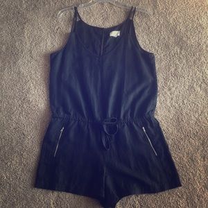 Lou & Grey black romper size small